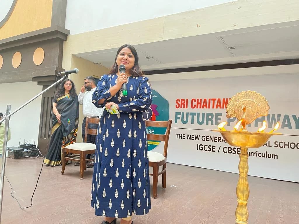 Pushpa Valli speaking at Sri Chaitanya Future Pathways.
